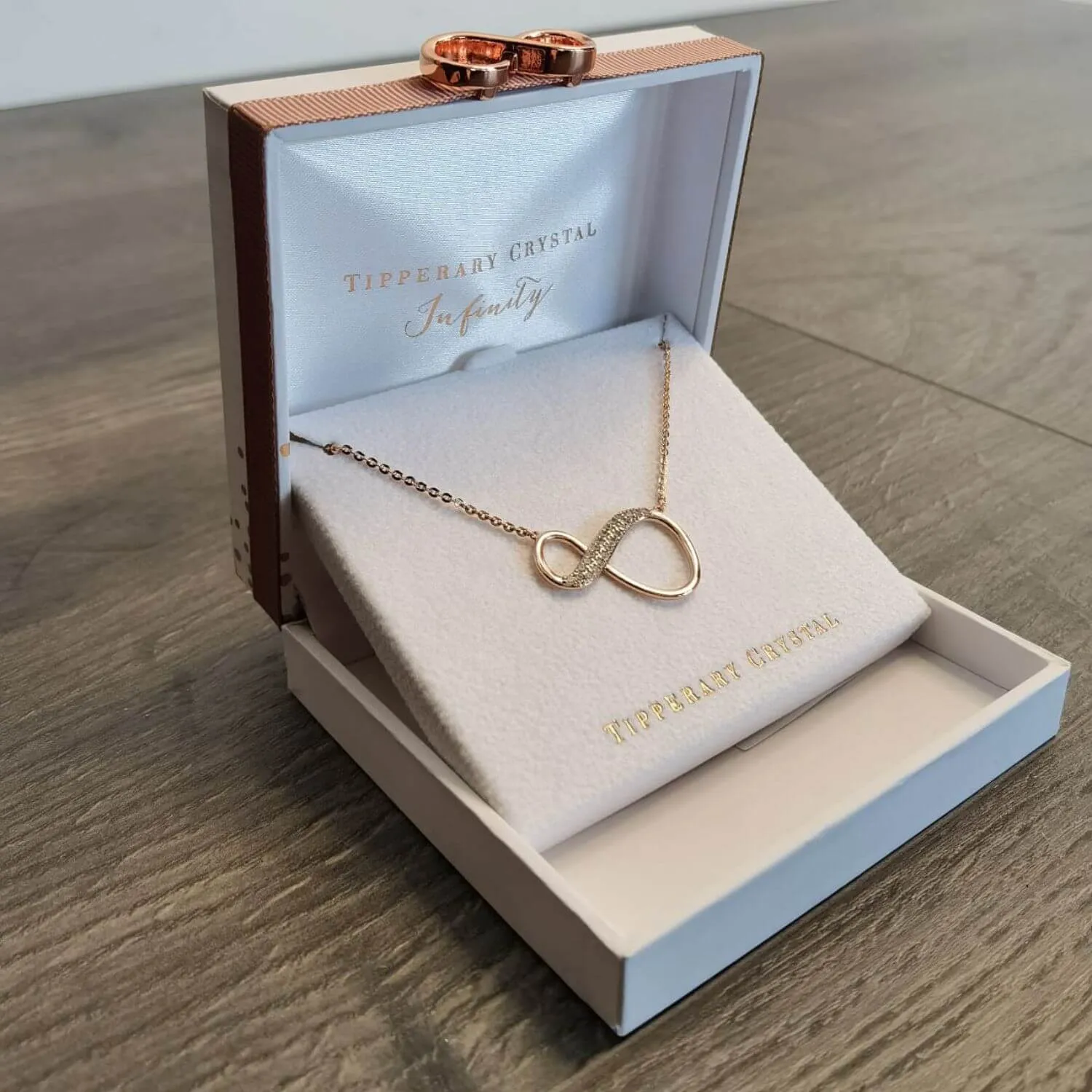 8 shape Infinity Pendant - Rose Gold