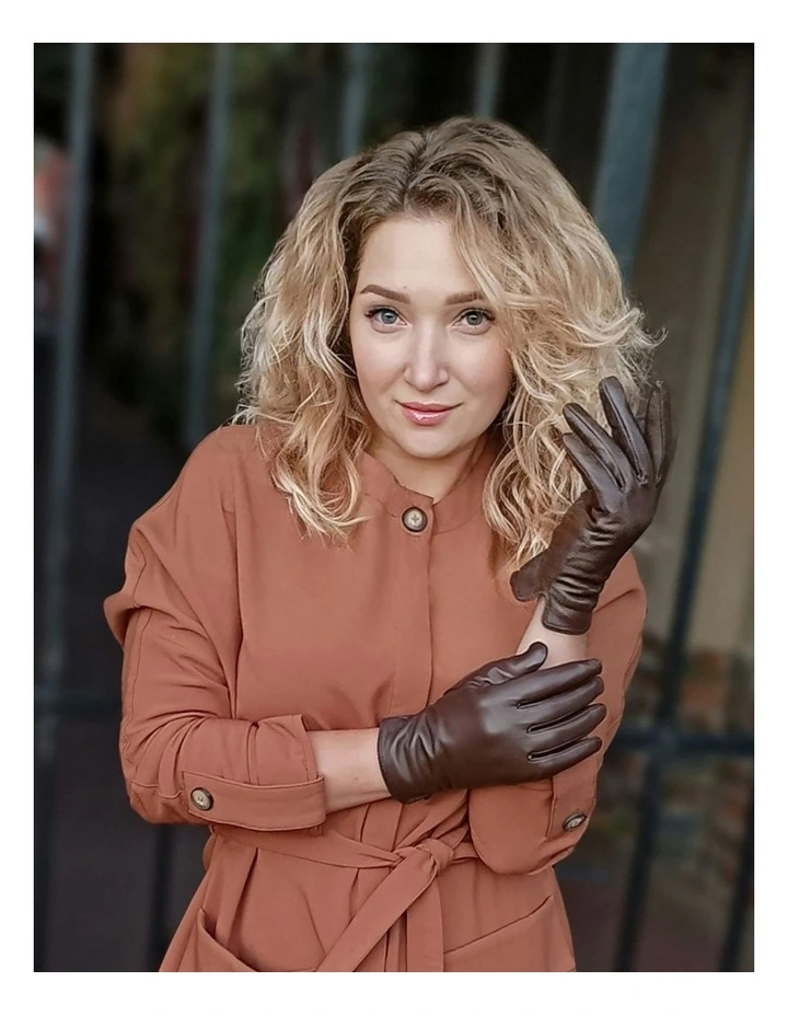 Classic Leather Gloves in Chocolate