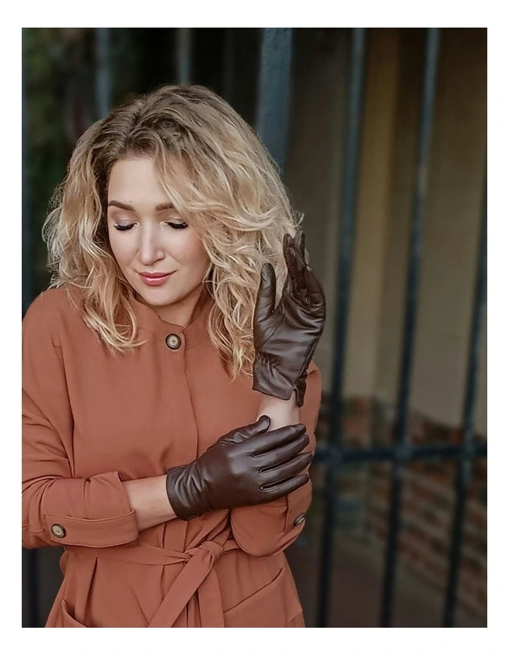 Classic Leather Gloves in Chocolate