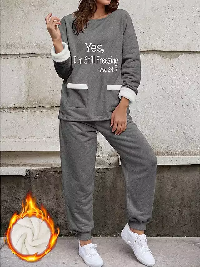 Cozy Fleece Women's Sweatshirt and Tracksuit Pants Set for Fall & Winter