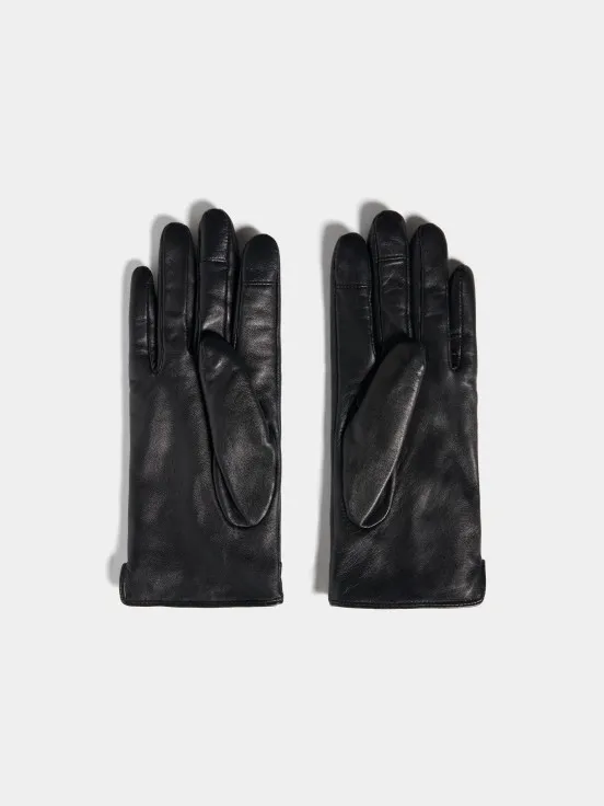 Leather gloves