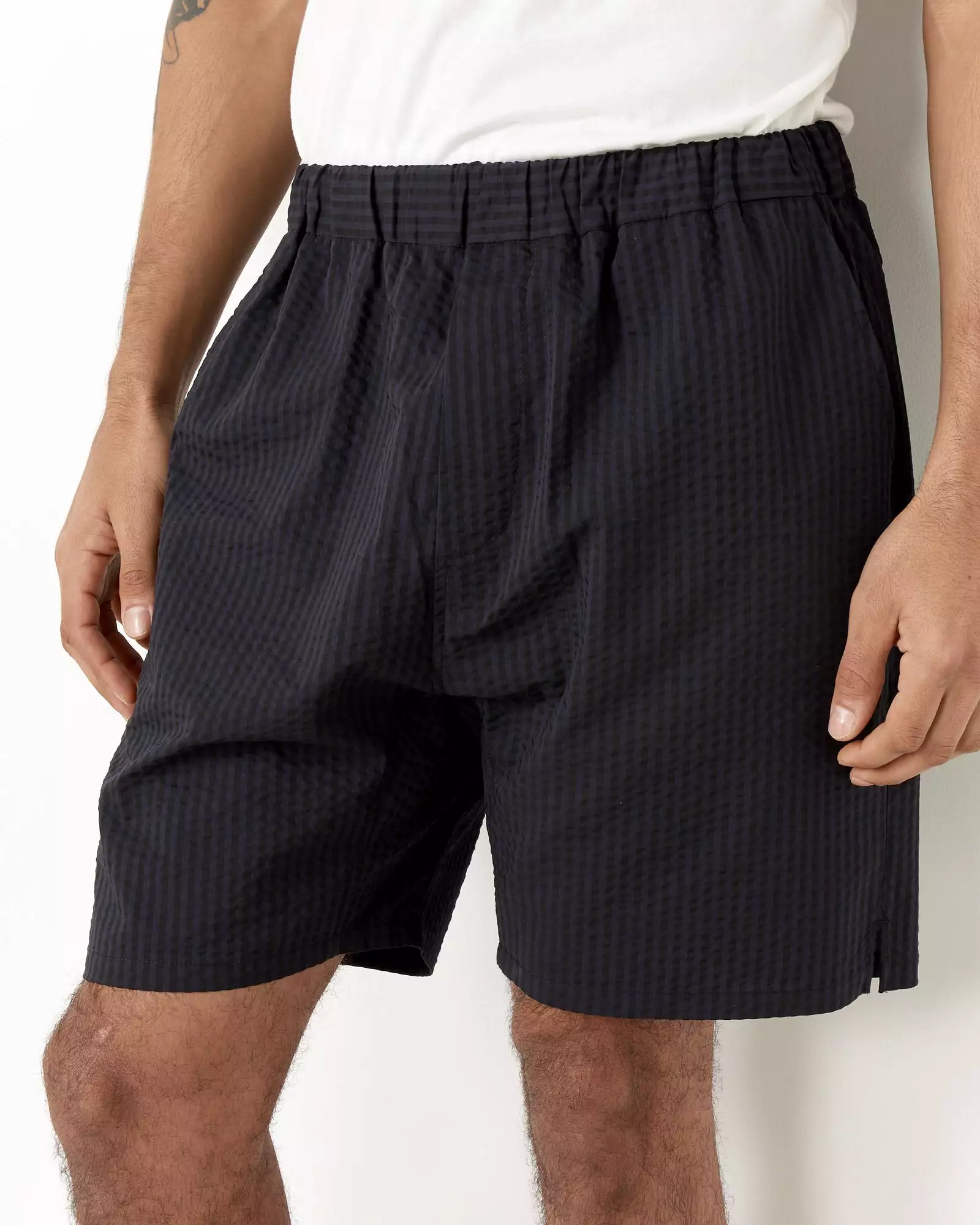 Yoyogi Short Striped Seersucker in Navy/Black