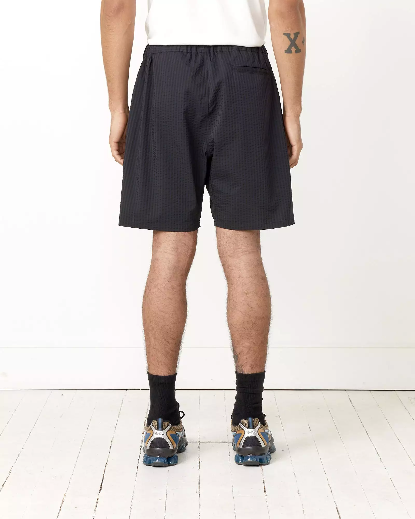 Yoyogi Short Striped Seersucker in Navy/Black